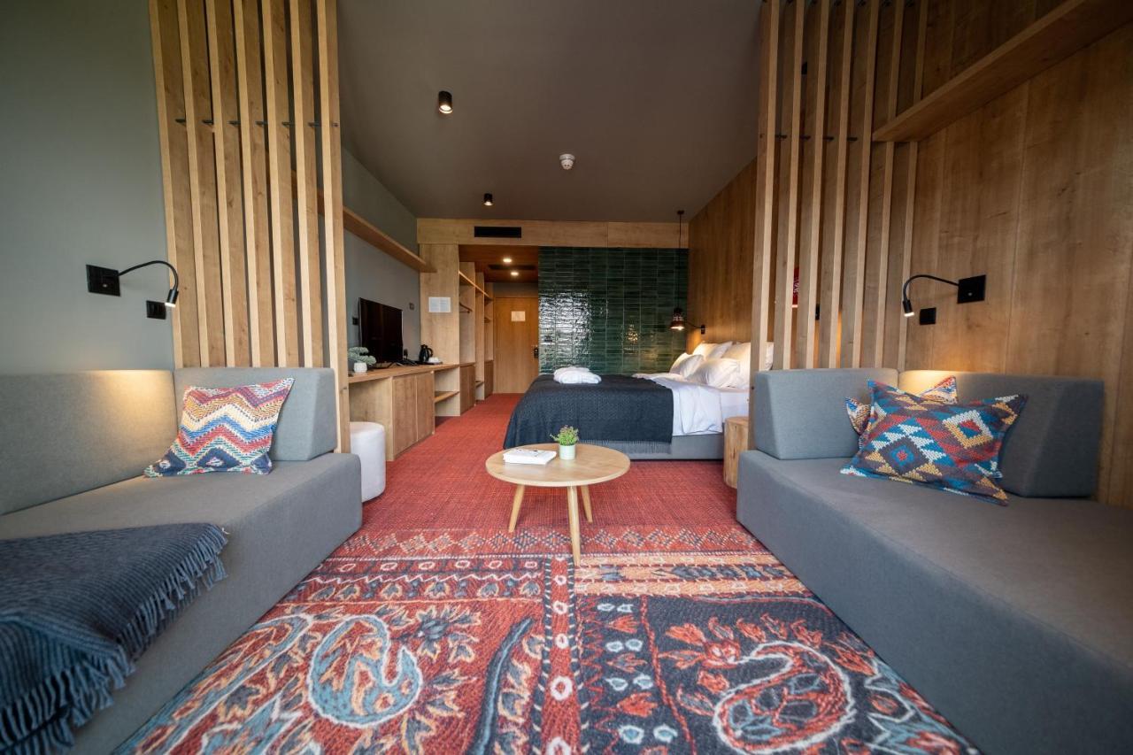 Hotel Nomad Белашница Экстерьер фото