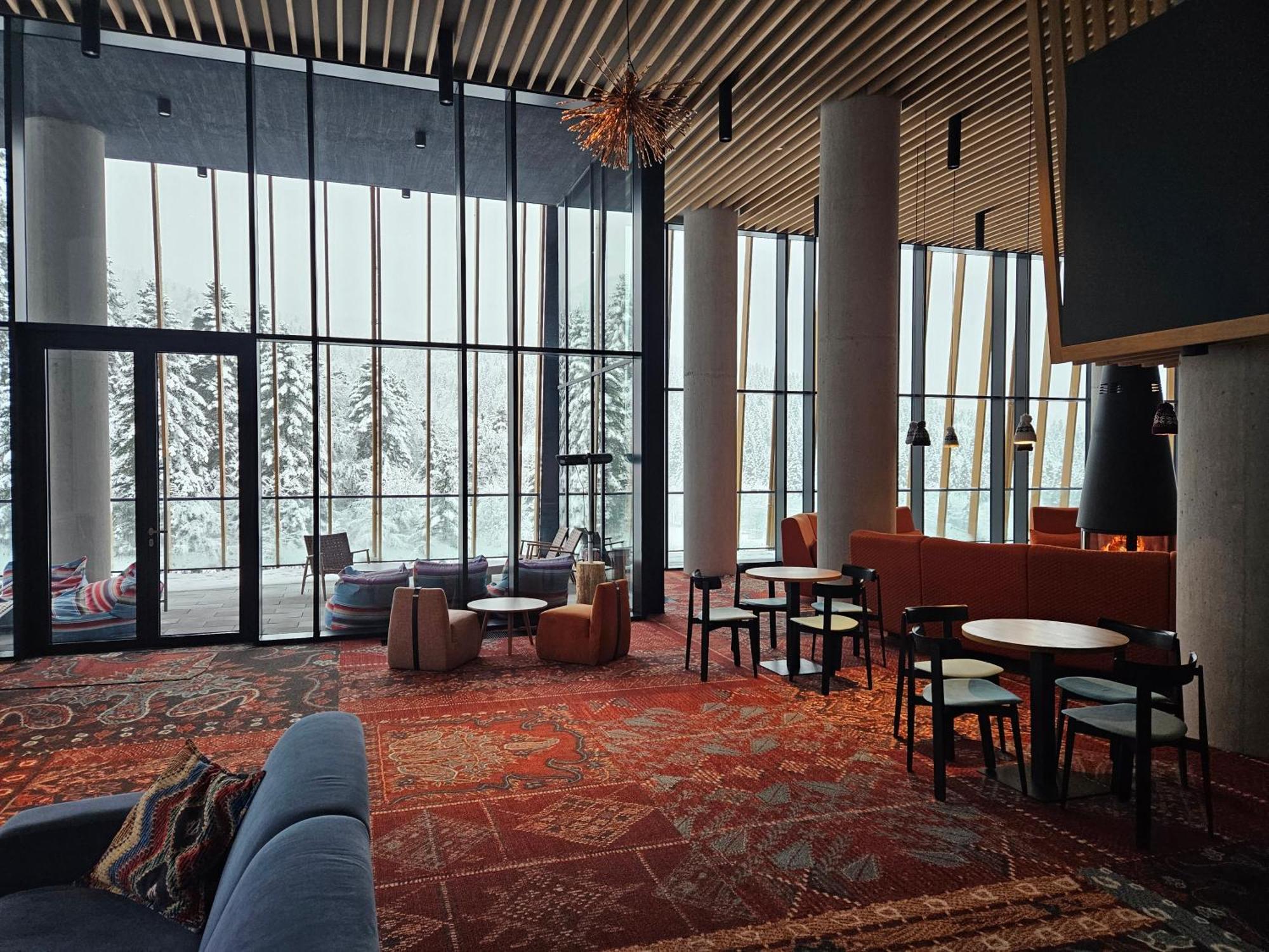 Hotel Nomad Белашница Экстерьер фото