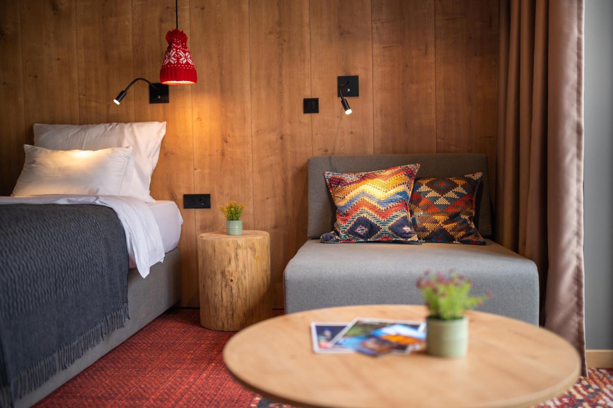 Hotel Nomad Белашница Экстерьер фото